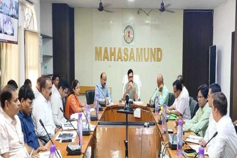 मुख्यमंत्री द्वारा की गई घोषणाओं पर तत्काल अमल करें, राशन वितरण के कार्यां में लापरवाही बर्दाश्त नहीं