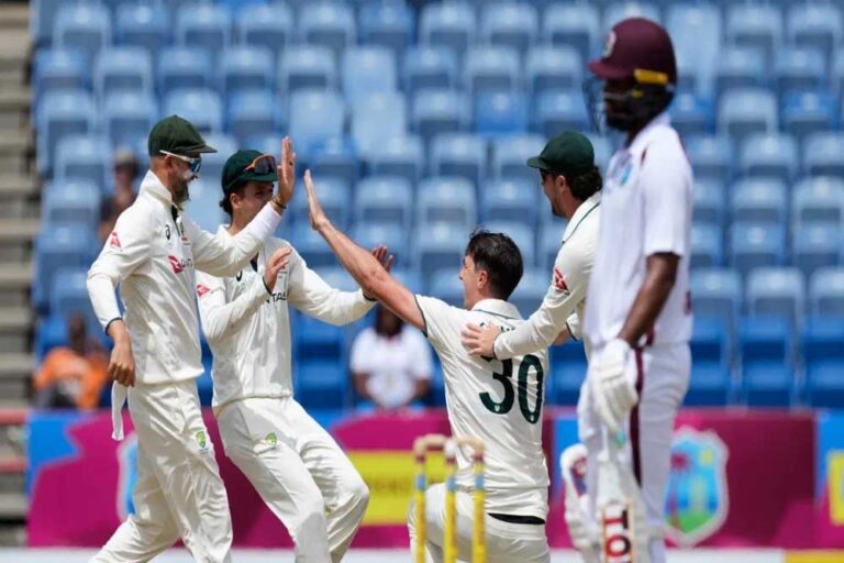 वेस्टइंडीज की टीम ने रचा शर्मनाक इतिहास, 7 डक और कुल स्कोर मात्र 27 वेस्टइंडीज की टीम ने रचा शर्मनाक इतिहास, 7 डक और कुल स्कोर मात्र 27