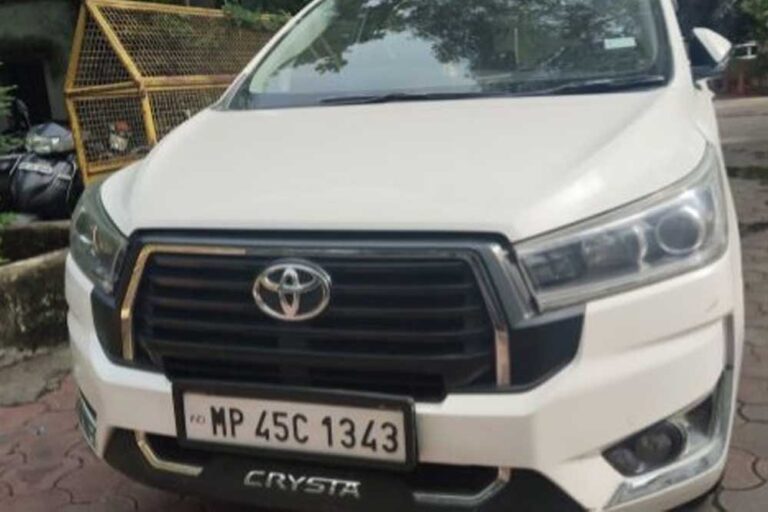 सस्पेंस उज्जैन में: एक नंबर पर दो वाहन, एक का संबंध मुख्यमंत्री के काफिले से सस्पेंस उज्जैन में: एक नंबर पर दो वाहन, एक का संबंध मुख्यमंत्री के काफिले से