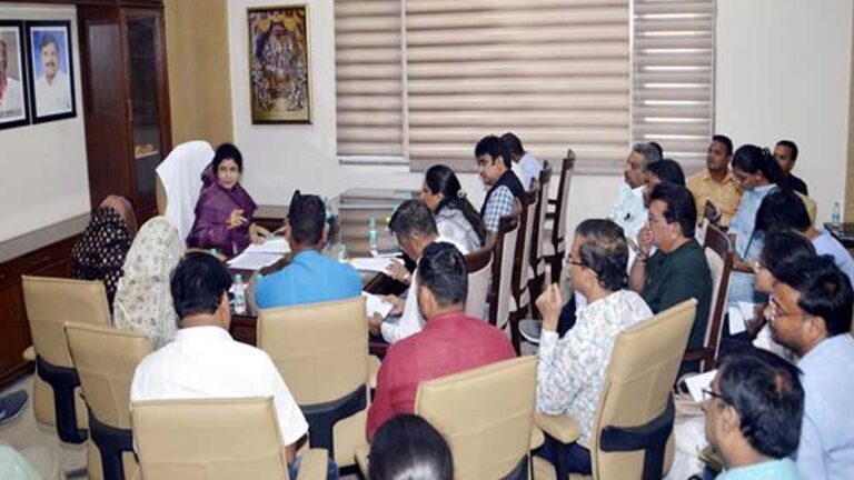 राज्यमंत्री श्रीमती गौर ने वार्डों का दौरा कर निर्माण कार्यों की जमीनी हकीकत परखी