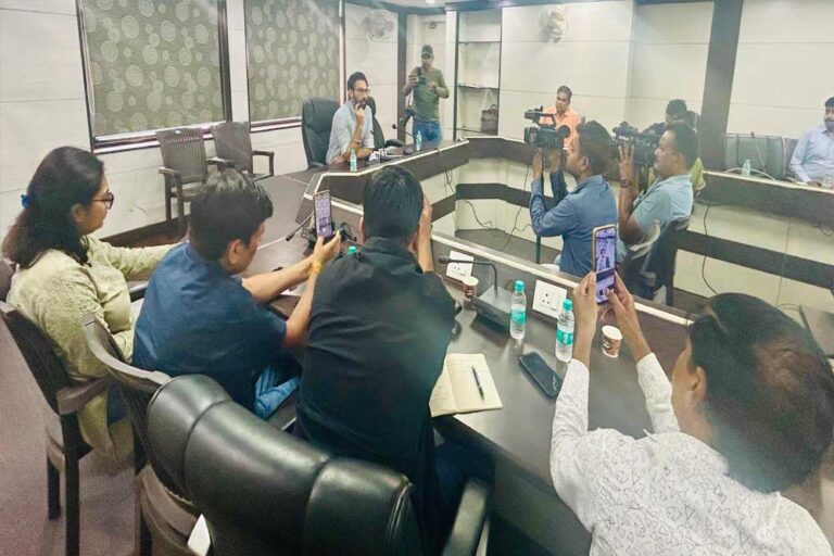 प्रधानमंत्री सूर्य घर: मुफ्त बिजली योजना का लाभ लेने चलाया जा रहा है जागरूकता अभियान