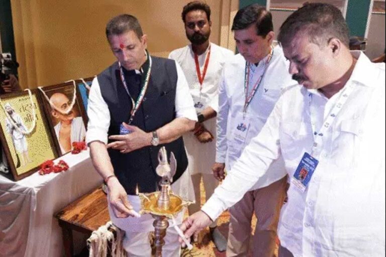 कांग्रेस का मांडू में दो दिवसीय ट्रेनिंग कैंप, बुलाए गए मोटिवेशनल स्पीकर, कमलनाथ वर्चुअल बताएंगे एमपी की आर्थिक नीति