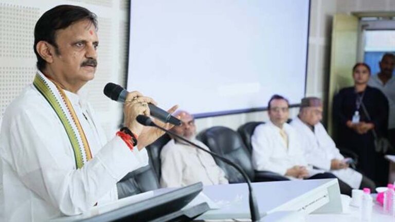 हिंदी में एमबीबीएस पढ़ाई से इलाज में आएगी सरलता: उप मुख्यमंत्री शुक्ल