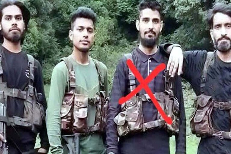 पहलगाम हमले का करारा जवाब: सेना ने तीनों संदिग्ध आतंकियों को किया ढेर पहलगाम हमले का करारा जवाब: सेना ने तीनों संदिग्ध आतंकियों को किया ढेर