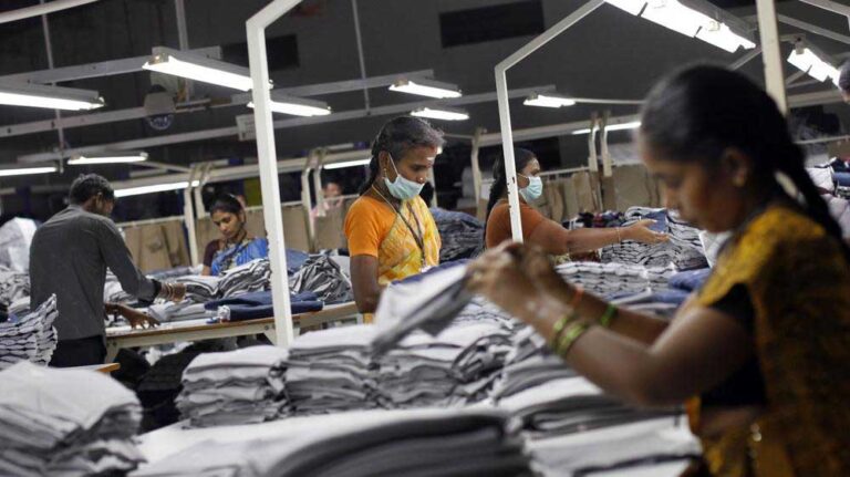 महिलाओं को रात की शिफ्ट में काम करने के लिए सुरक्षा और शर्तों का संस्थानों को पालन करना होगा