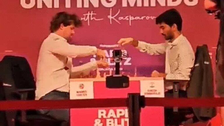 वर्ल्ड चैंपियन गुकेश ने दी नंबर-1 मैग्नस कार्लसन को मात, छठे दौर में हराया; ग्रैंड चेस टूर्नामेंट के छठे राउंड में दी मात