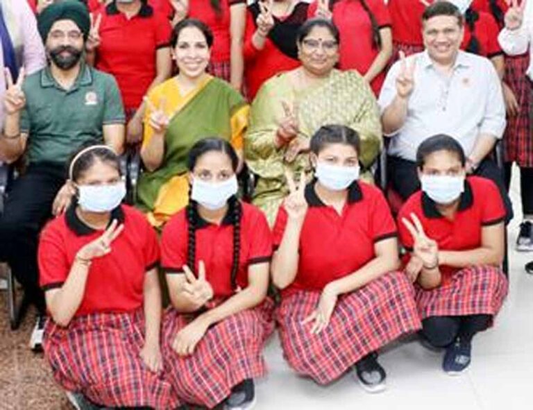 संघर्ष से सफलता तक : मंत्री सुश्री भूरिया से मिली चैम्पियन बालिकाएं