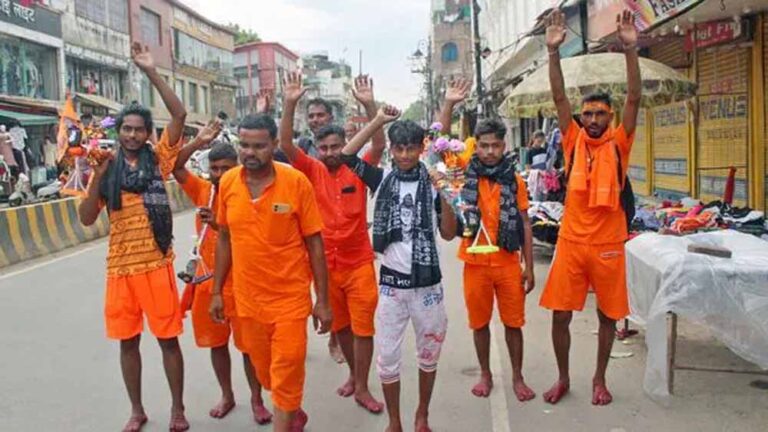 कांवड़ यात्रा के दौरान बवाल: महिलाओं से अभद्रता, आपसी भिड़ंत और झंडा फाड़ने का विवाद