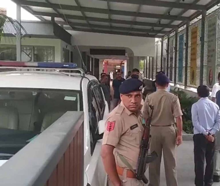 गुजरात: स्कूल को बम से उड़ाने की धमकी से हड़कंप, वडोदरा पुलिस जांच में जुटी