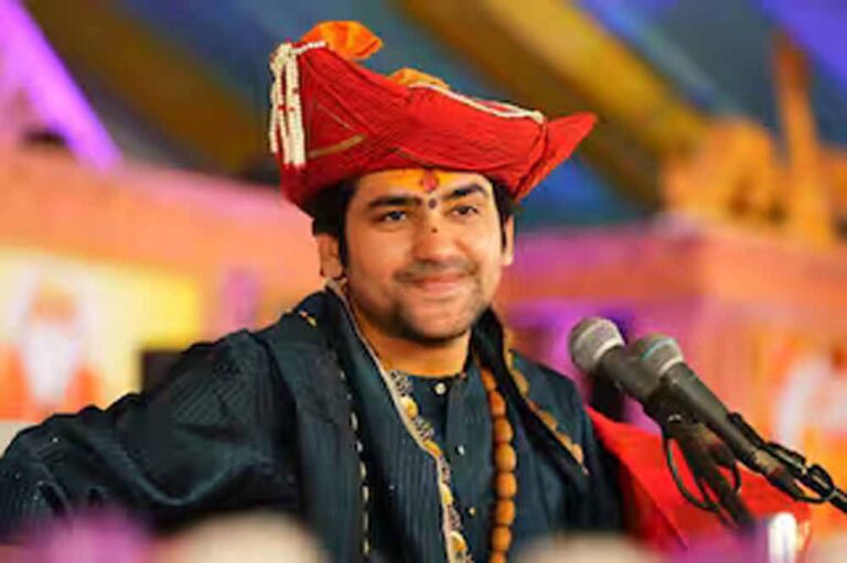 धीरेंद्र कृष्ण शास्त्री बोले- अंधभक्ति छोड़ें, सनातन धर्म ही अंतिम सत्य