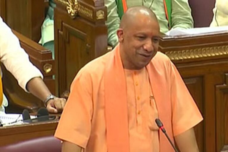 सीएम ने कहा- समाजवादी पार्टी के कार्यकाल में शोषण और गुंडा टैक्स को नहीं भूले हैं व्यापारी