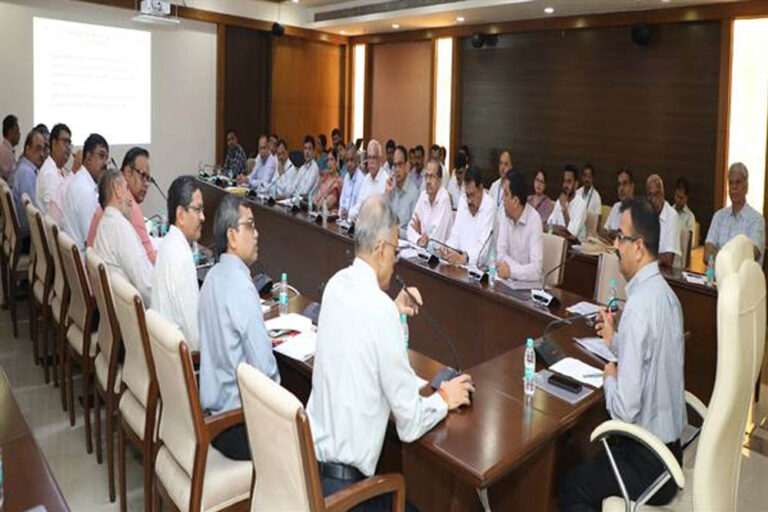 अपर मुख्य सचिव राजन ने उच्च शिक्षा विभाग की बैठक कर लिए महत्वपूर्ण निर्णय अपर मुख्य सचिव राजन ने उच्च शिक्षा विभाग की बैठक कर लिए महत्वपूर्ण निर्णय