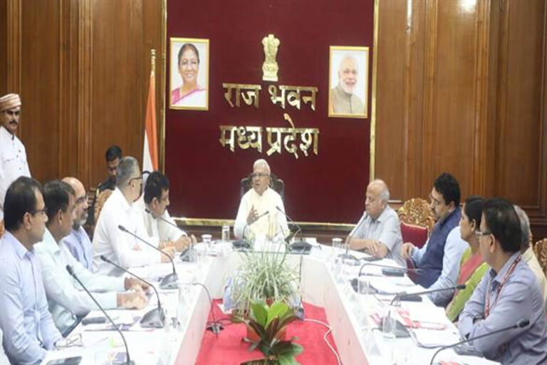 पीएम जनमन योजना के कार्यों की गुणवत्ता सुनिश्चित करने पर राज्यपाल पटेल का जोर