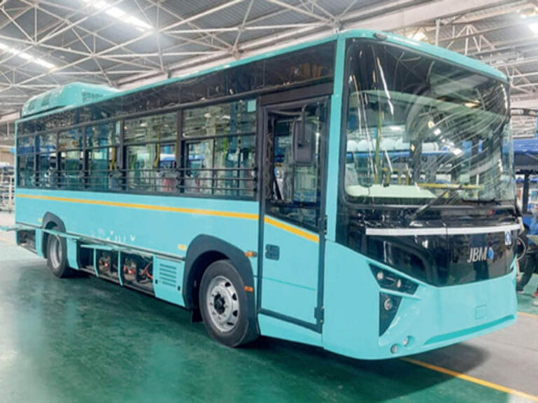 शहर में सफर होगा आसान, ग्वालियर में 60 मिडी ई-बसों की शुरुआत शहर में सफर होगा आसान, ग्वालियर में 60 मिडी ई-बसों की शुरुआत