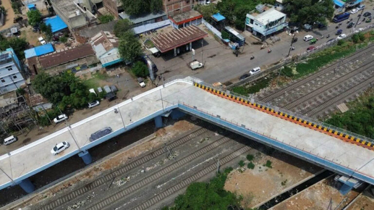 सीएम मोहन यादव ने दी हरी झंडी, बदलेगा भोपाल के 90 डिग्री पुल का स्वरूप सीएम मोहन यादव ने दी हरी झंडी, बदलेगा भोपाल के 90 डिग्री पुल का स्वरूप