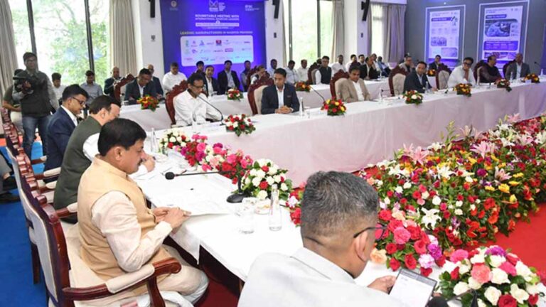 मुख्यमंत्री ने बीएसएल के अंतर्राष्ट्रीय सोर्सिंग लीडर्स के साथ की राउंड टेबल बैठक मुख्यमंत्री ने बीएसएल के अंतर्राष्ट्रीय सोर्सिंग लीडर्स के साथ की राउंड टेबल बैठक