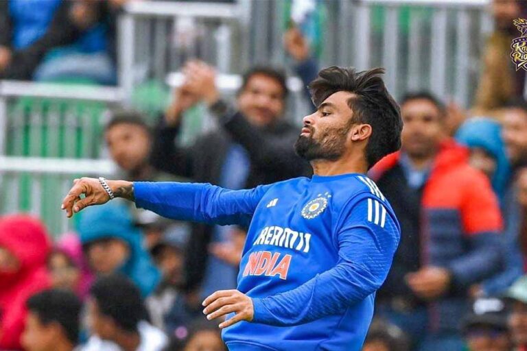 रिंकू सिंह का कमाल: पहली ही गेंद पर किया बल्लेबाज को क्लीन बोल्ड, बॉलिंग से बटोरी सुर्खियां रिंकू सिंह का कमाल: पहली ही गेंद पर किया बल्लेबाज को क्लीन बोल्ड, बॉलिंग से बटोरी सुर्खियां