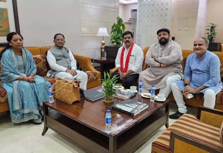 CM विष्णुदेव साय का विदेश दौरा संपन्न, दिल्ली पहुंचकर देंगे रिपोर्ट CM विष्णुदेव साय का विदेश दौरा संपन्न, दिल्ली पहुंचकर देंगे रिपोर्ट