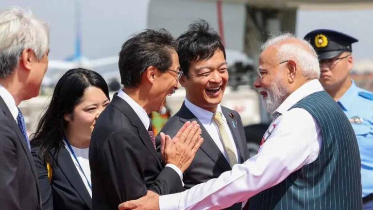 ‘पधारो म्हारे देश’ की धुन पर जापान में पीएम मोदी का अभिनंदन, देखें वीडियो