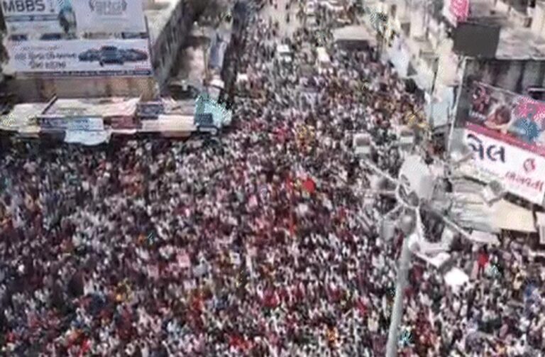 उज्जैन में ‘लव जिहाद’ विरोधी प्रदर्शन, भारी संख्या में लोग जुटे