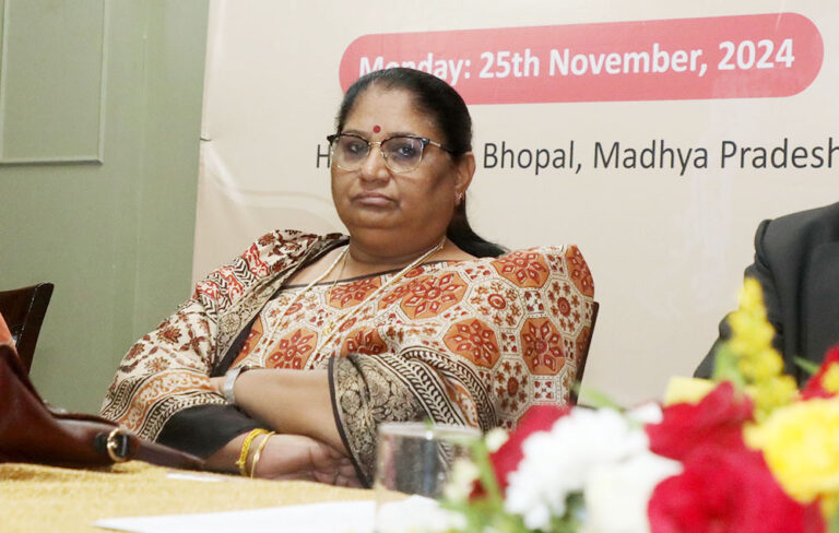 डिप्टी कलेक्टर की पोस्टिंग का विरोध तेज, महिला-बाल विकास मंत्री निर्मला भूरिया के आवास पर जुटे अधिकारी