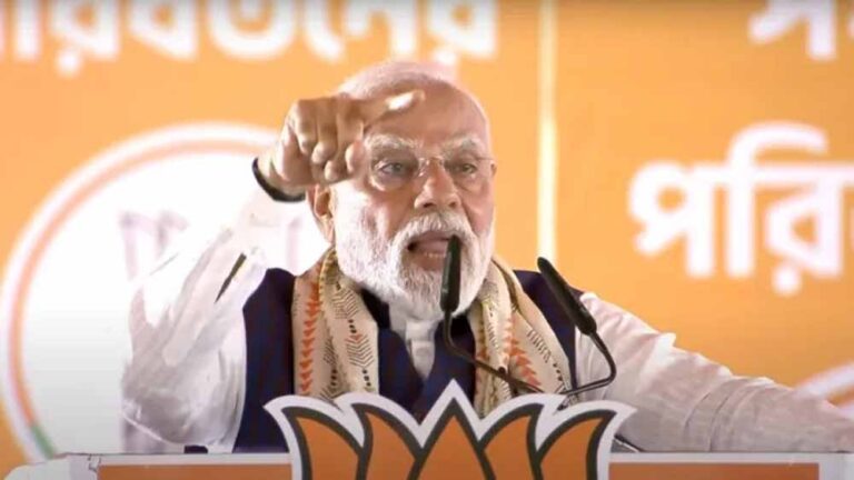 केंद्र सरकार के फंड पर निशाना, पीएम मोदी ने ममता बनर्जी पर साधा वार