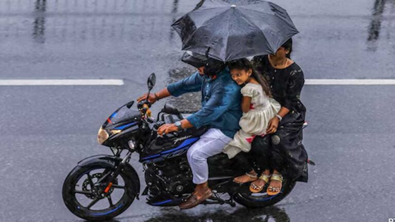 इंदौर और भोपाल में भी बादलों की दस्तक, मध्य प्रदेश के कई हिस्सों में भारी बारिश की चेतावनी इंदौर और भोपाल में भी बादलों की दस्तक, मध्य प्रदेश के कई हिस्सों में भारी बारिश की चेतावनी