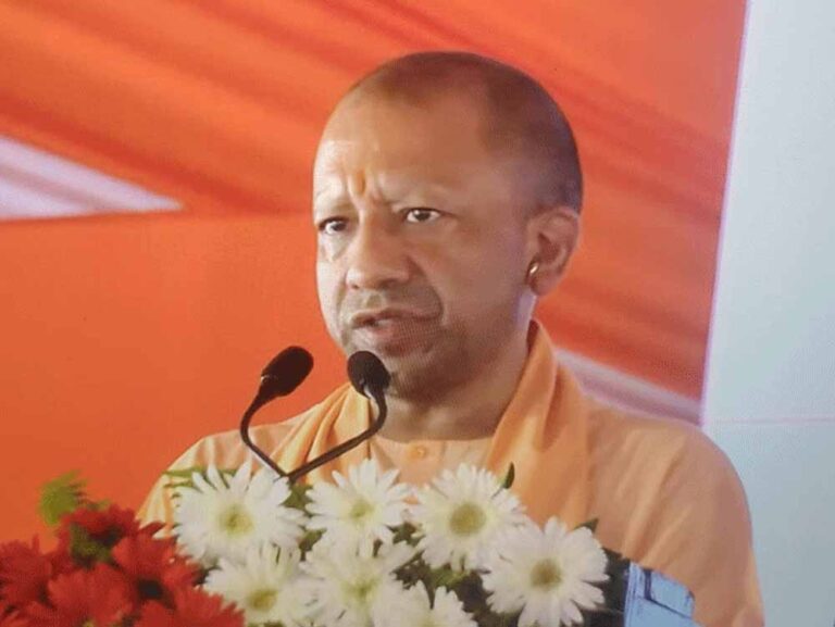 योगी सरकार एक लाख सूर्य सखियों से गांव-गांव तक पहुंचाएगी सौर ऊर्जा की रोशनी