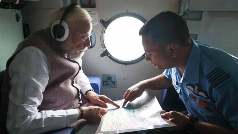 हिमाचल में बाढ़ का जायजा लेने पहुंचे PM मोदी, प्रभावितों के लिए 1500 करोड़ की सहायता