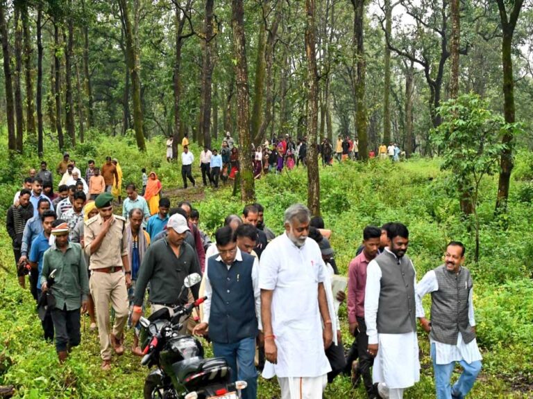 मायका सूना: 32 नदियों का निरीक्षण करने गए मंत्री प्रहलाद पटेल को केवल 7 में पानी मिला मायका सूना: 32 नदियों का निरीक्षण करने गए मंत्री प्रहलाद पटेल को केवल 7 में पानी मिला