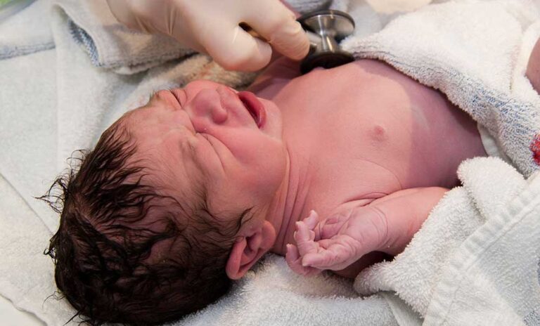 सैंपल रजिस्ट्रेशन सिस्टम रिपोर्ट 2023: मध्य प्रदेश में 0-9 वर्ष के बच्चों का अनुपात घटकर 42.2% से 24.2% हुआ