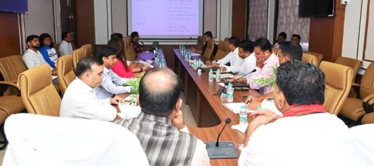 बस्तर ओलंपिक को सफल बनाने कमर कस ली है: उप मुख्यमंत्री द्वय ने की तैयारियों की समीक्षा बस्तर ओलंपिक को सफल बनाने कमर कस ली है: उप मुख्यमंत्री द्वय ने की तैयारियों की समीक्षा