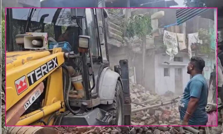 भोपाल: लव जिहाद मामले में आरोपी साद और साहिल के खिलाफ कार्रवाई, अवैध मकान तोड़े गए