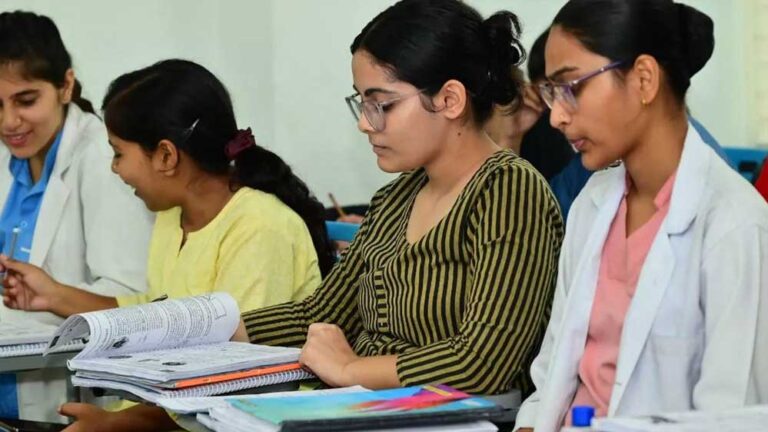 उद्यमशीलता की ओर कदम: 50 सरकारी स्कूल छात्र लेंगे एंटरप्रेन्योरशिप ट्रेनिंग