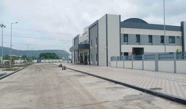 नायता मुंडला बस स्टैंड तैयार, इंदौर में नौलखा बस स्टैंड के स्थानांतरण का रास्ता साफ नायता मुंडला बस स्टैंड तैयार, इंदौर में नौलखा बस स्टैंड के स्थानांतरण का रास्ता साफ