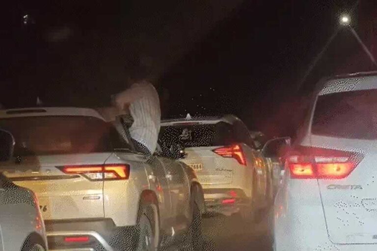 बिलासपुर: बर्थडे सेलिब्रेशन के लिए निकले रईसजादों का हाईवे पर हंगामा, स्टंट करते बनाए वीडियो, NH पर लगा जाम बिलासपुर: बर्थडे सेलिब्रेशन के लिए निकले रईसजादों का हाईवे पर हंगामा, स्टंट करते बनाए वीडियो, NH पर लगा जाम