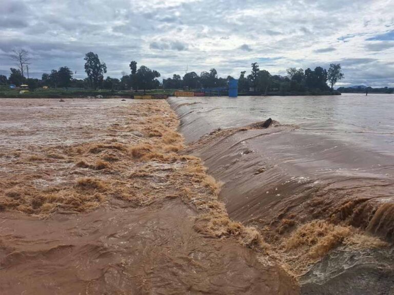 भारी बारिश से रामानुजगंज बेहाल, कन्हर नदी खतरे के निशान पर