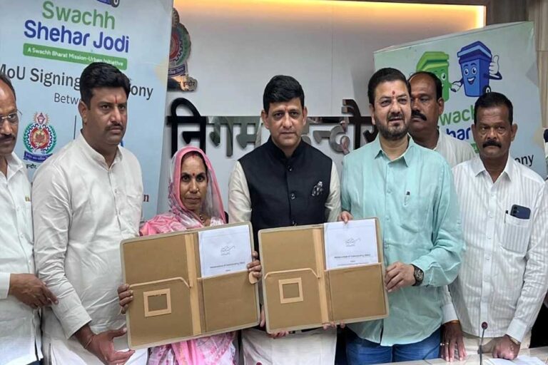 अब देपालपुर की सूरत बदलेगा इंदौर, नगर निगम ने 100 दिन में सफाई का लिया संकल्प अब देपालपुर की सूरत बदलेगा इंदौर, नगर निगम ने 100 दिन में सफाई का लिया संकल्प