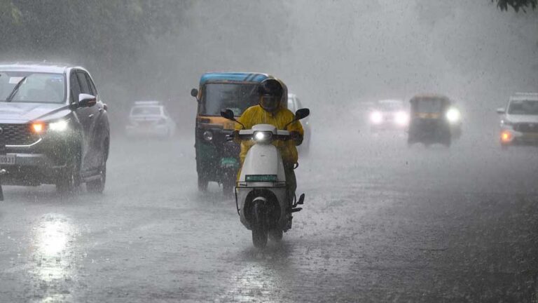 दशहरे के दिन मध्यप्रदेश में बारिश की संभावना, तवा डैम के 5 गेट खुले, धार-बड़वानी प्रभावित दशहरे के दिन मध्यप्रदेश में बारिश की संभावना, तवा डैम के 5 गेट खुले, धार-बड़वानी प्रभावित