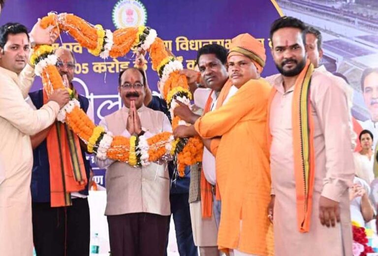 रायपुर को मिलेगा बेहतर यातायात संपर्क, अरुण साव ने किए 117 करोड़ की लागत से तीन पुलों का शिलान्यास रायपुर को मिलेगा बेहतर यातायात संपर्क, अरुण साव ने किए 117 करोड़ की लागत से तीन पुलों का शिलान्यास