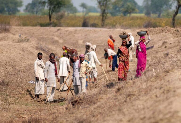 ग्रामसभाओं का प्रचार-प्रसार सुनिश्चित करने हेतु प्रत्येक ग्रामसभा स्थल पर पोस्टर चस्पा करने के दिए निर्देश