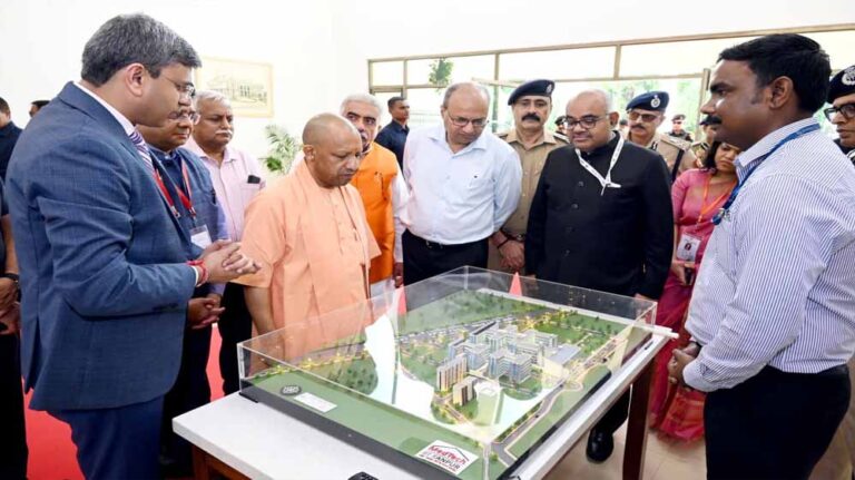 आईआईटी कानपुर के ‘समन्वय’ से उद्योग-अकादमिक जुड़ाव कार्यक्रम में सम्मिलित हुए सीएम योगी आईआईटी कानपुर के ‘समन्वय’ से उद्योग-अकादमिक जुड़ाव कार्यक्रम में सम्मिलित हुए सीएम योगी