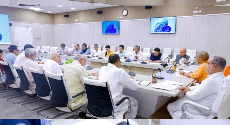 मुख्यमंत्री योगी ने की ‘सेवा पखवाड़ा’ की तैयारियों की समीक्षा