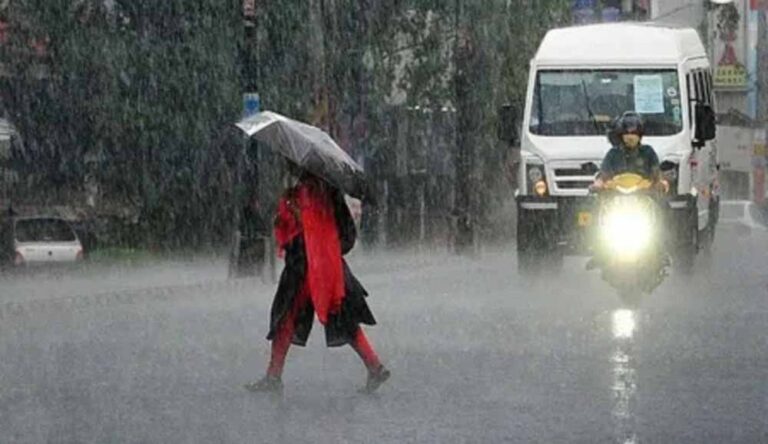 मौसम विभाग की चेतावनी: 15 राज्यों में तेज़ बारिश, 8 राज्यों में ऑरेंज अलर्ट मौसम विभाग की चेतावनी: 15 राज्यों में तेज़ बारिश, 8 राज्यों में ऑरेंज अलर्ट