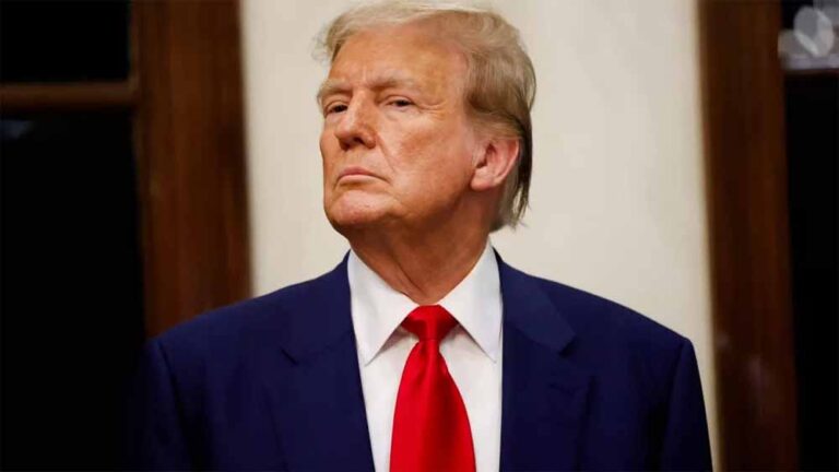 ट्रंप का बड़ा कदम: चार्ली किर्क हत्याकांड के बाद एंटीफा को किया प्रमुख आतंकवादी संगठन घोषित