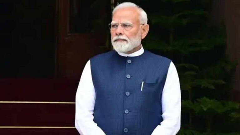 मोदी के ट्वीट से पाकिस्तान में हड़कंप, नकवी और आसिफ का रिएक्शन वायरल