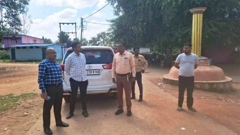 सांसद रूपकुमारी चौधरी और जनप्रतिनिधि होंगे पदयात्रा में शामिल, कलेक्टर ने सहभागिता का किया आग्रह सांसद रूपकुमारी चौधरी और जनप्रतिनिधि होंगे पदयात्रा में शामिल, कलेक्टर ने सहभागिता का किया आग्रह