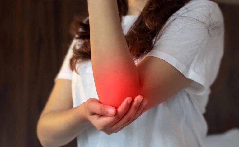 महिलाओं में विटामिन-डी की कमी के ये लक्षण पहचानें, देर होने से बढ़ सकता है खतरा