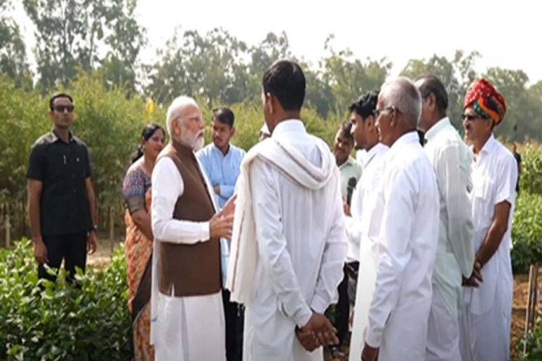 PM मोदी का किसानों को तोहफा, ₹35,000 करोड़ की योजनाओं का शुभारंभ, खेती में आत्मनिर्भरता पर ज़ोर