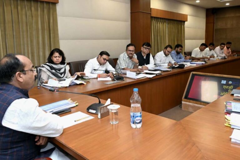 रायपुर: उप मुख्यमंत्री अरुण साव ने नगरीय प्रशासन की योजनाओं और प्रगति की समीक्षा की